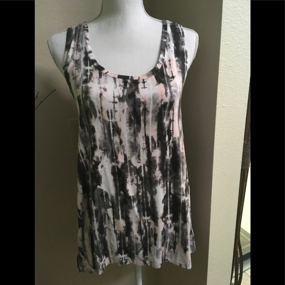 Like new Hi-low Top in gray, black and peach